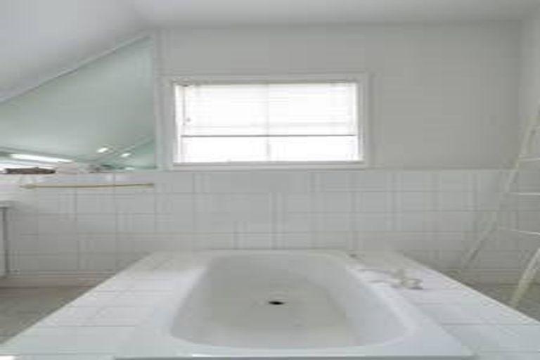 Photo of property in 1 Oakfield Street, Burnside, Christchurch, 8053