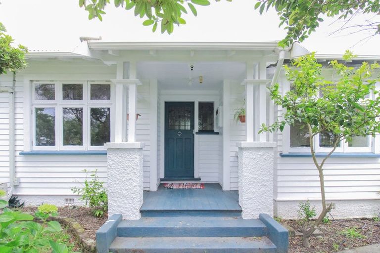 Photo of property in 34 Birdwood Road, Waterloo, Lower Hutt, 5011