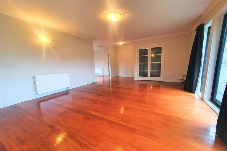Photo of property in 57a Forrest Hill Road, Milford, Auckland, 0620
