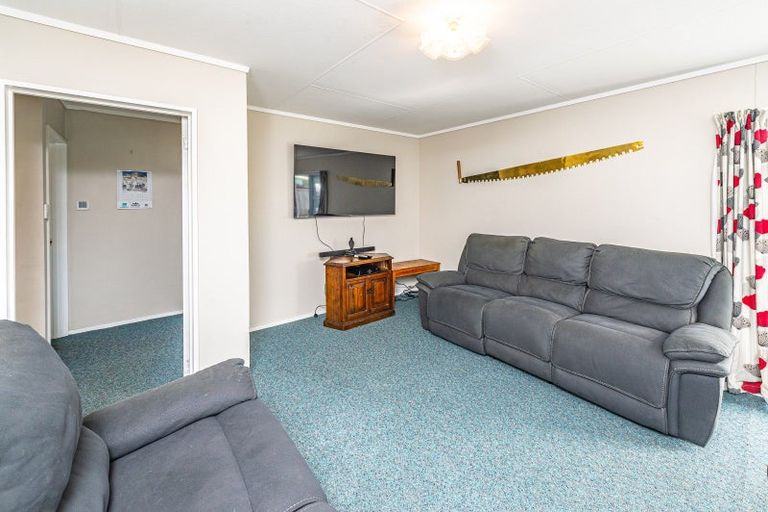 Photo of property in 25 Nukumaru Parade, Waiinu Beach, Whanganui, 4588