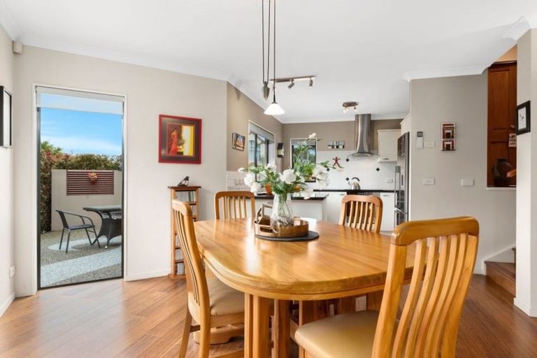 Photo of property in 5 Pigeonwood Lane, Albany, Auckland, 0632