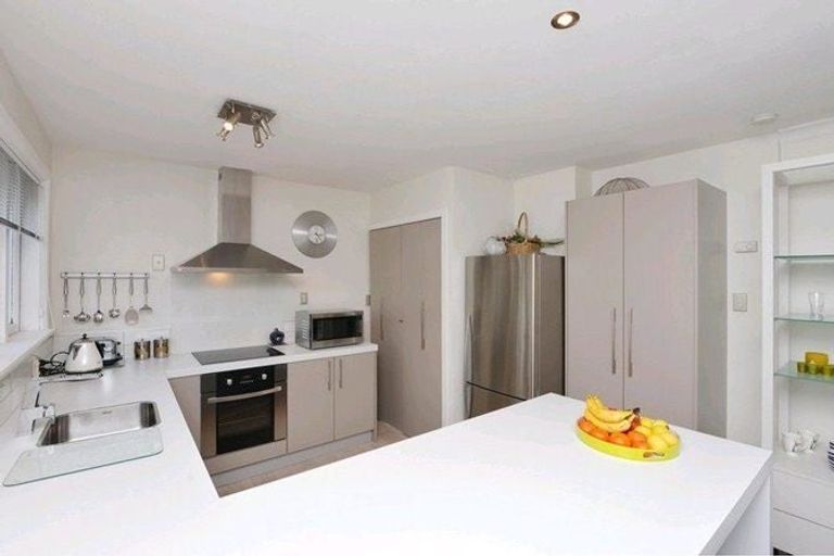 Photo of property in 51 Grahams Road, Ilam, Christchurch, 8041