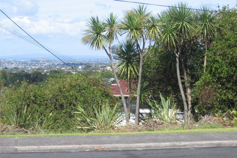 Photo of property in 11 High Road, Glenfield, Auckland, 0629