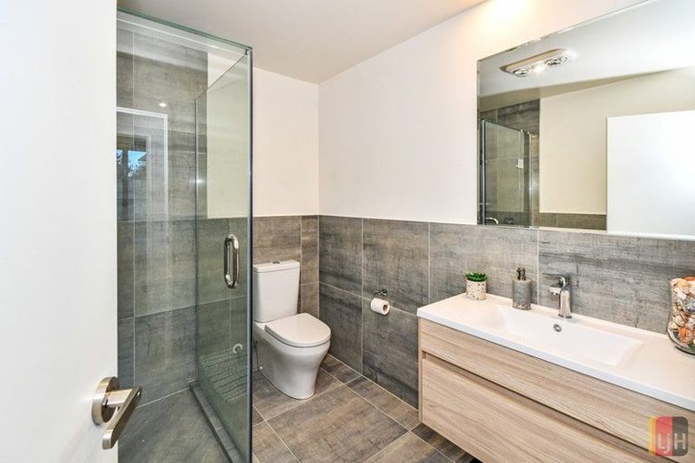 Photo of property in 2 Te Aparangi Road, Papakura, 2110