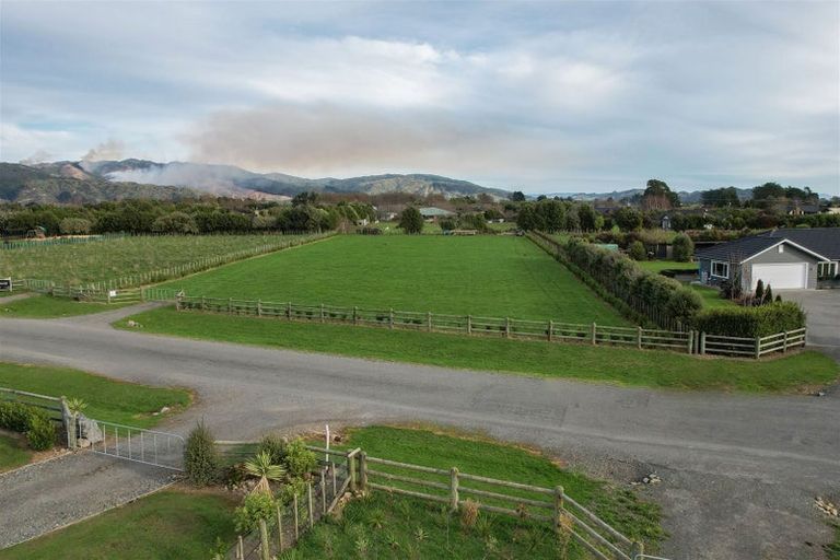 Photo of property in 10 Oriwa Lane, Levin, 5571