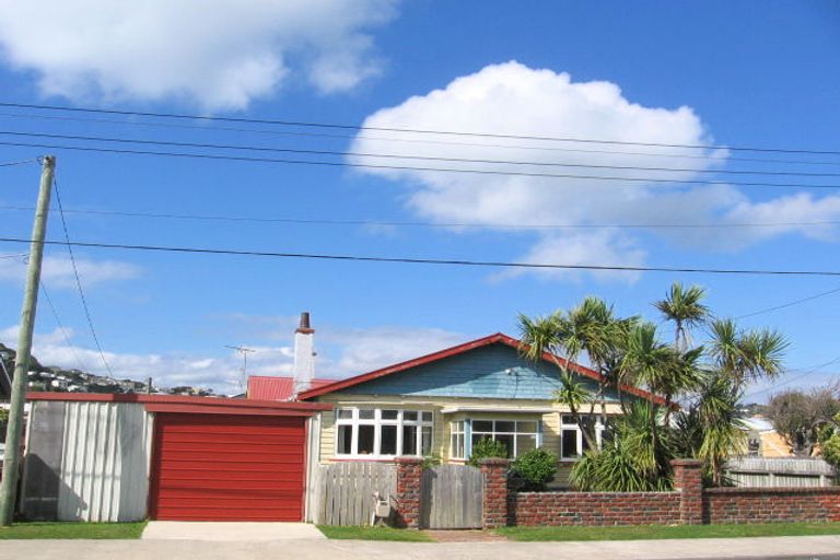 Photo of property in 12 Stone Street, Miramar, Wellington, 6022