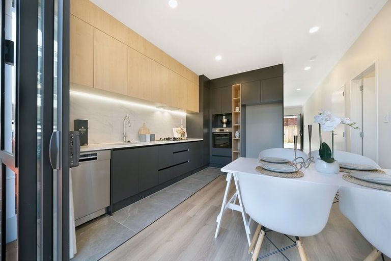 Photo of property in 22b Toru Street, Te Atatu Peninsula, Auckland, 0610