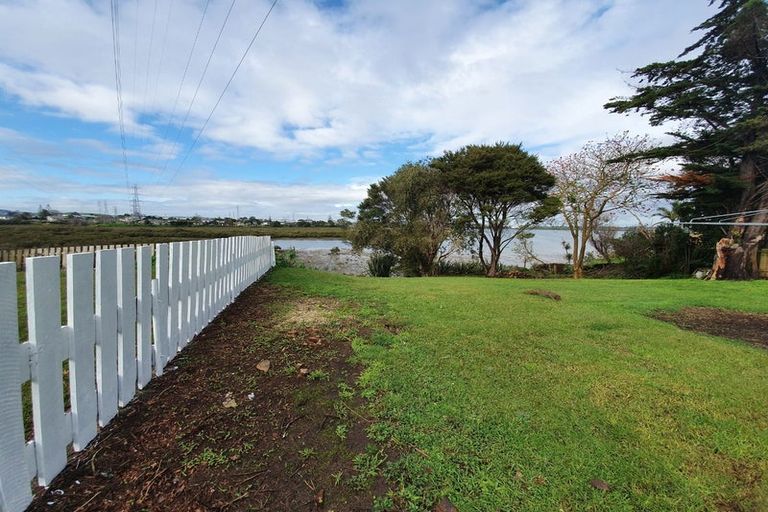 Photo of property in 38 Aurea Avenue, Pakuranga, Auckland, 2010