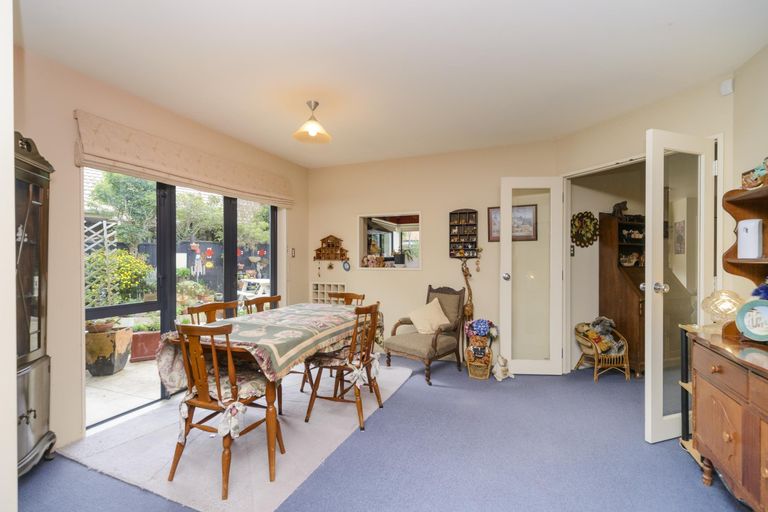 Photo of property in 24 Clearview Drive, Milson, Palmerston North, 4414