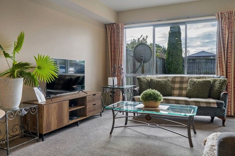 Photo of property in 39 Lyndon Street, Riccarton, Christchurch, 8041