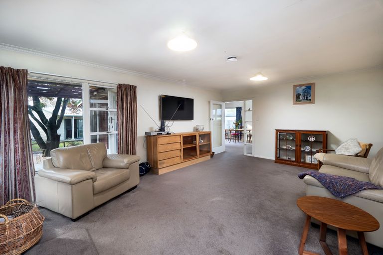 Photo of property in 23 Lochee Road, Upper Riccarton, Christchurch, 8041