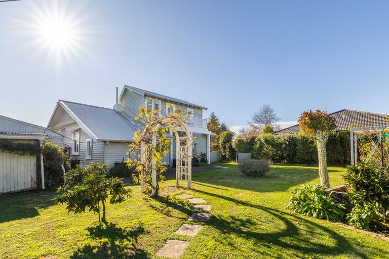 Photo of property in 86 Te Mata Road, Havelock North, 4130