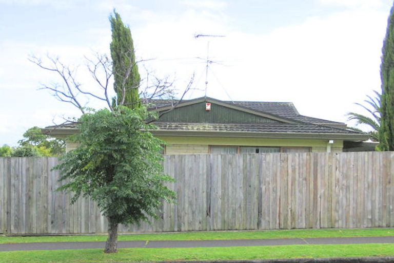 Photo of property in 75 Prince Regent Drive, Half Moon Bay, Auckland, 2012