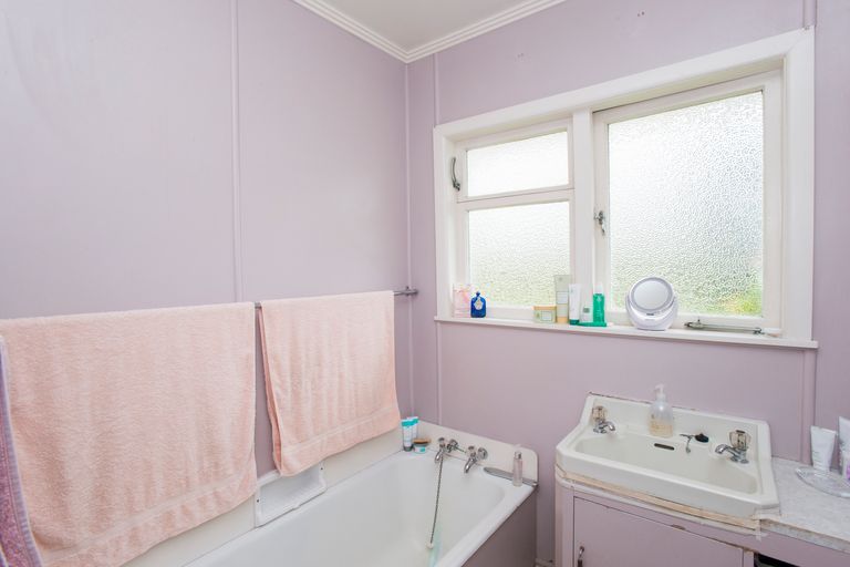 Photo of property in 215 Lytton Road, Elgin, Gisborne, 4010