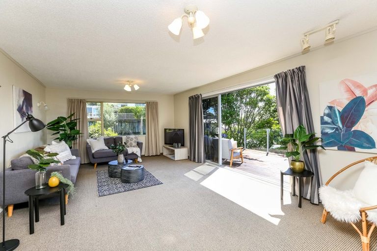 Photo of property in 9 Cabot Place, Frankleigh Park, New Plymouth, 4310