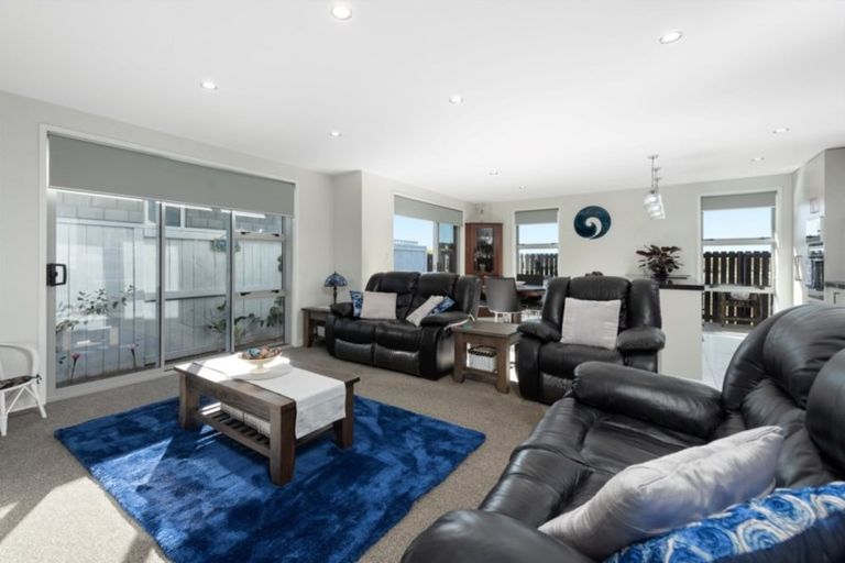 Photo of property in 18 Marion Crescent, Papamoa Beach, Papamoa, 3118