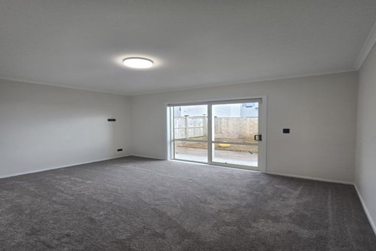 Photo of property in 8 Ritetai Street, Clarks Beach, 2122