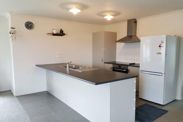 Photo of property in 13 Kamahi Place, One Tree Point, 0118