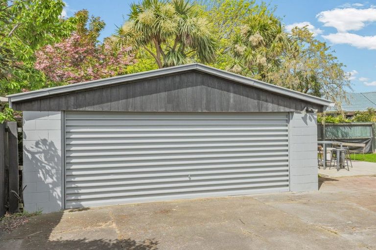 Photo of property in 12 Thurso Place, New Brighton, Christchurch, 8083