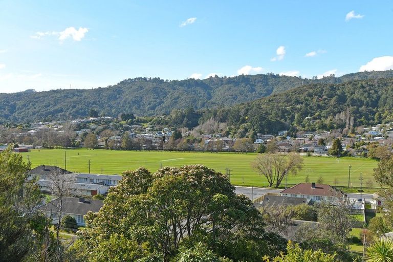 Photo of property in 15 Bird Grove, Stokes Valley, Lower Hutt, 5019