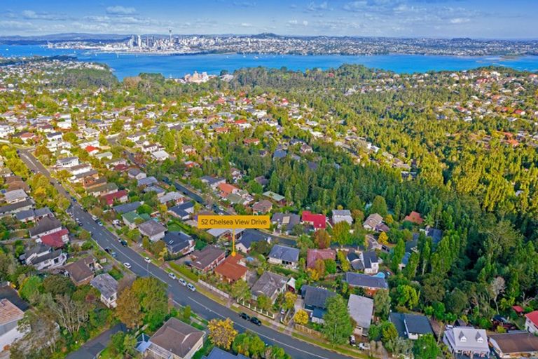 Photo of property in 52 Chelsea View Drive, Chatswood, Auckland, 0626