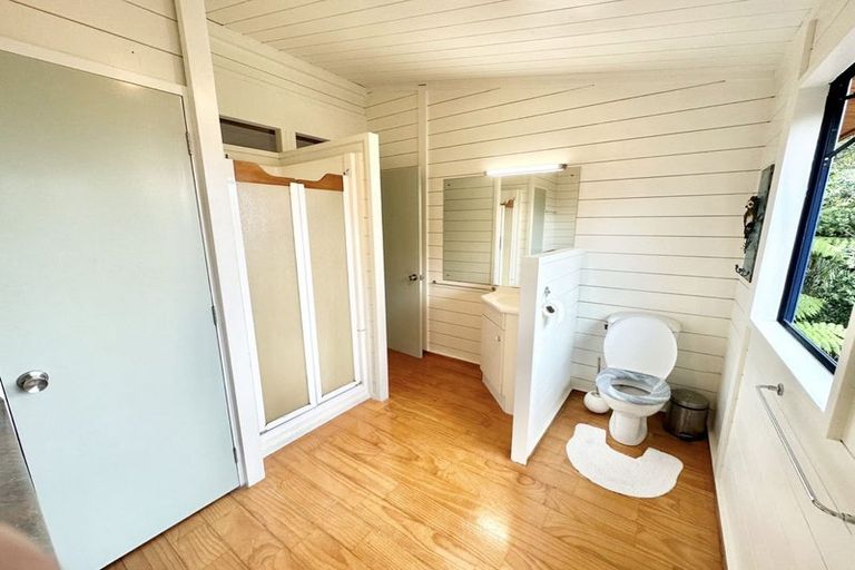 Photo of property in 98 Hadfield Street, Beach Haven, Auckland, 0626