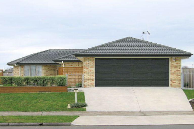 Photo of property in 73 Waiwherowhero Drive, St Andrews, Hamilton, 3200