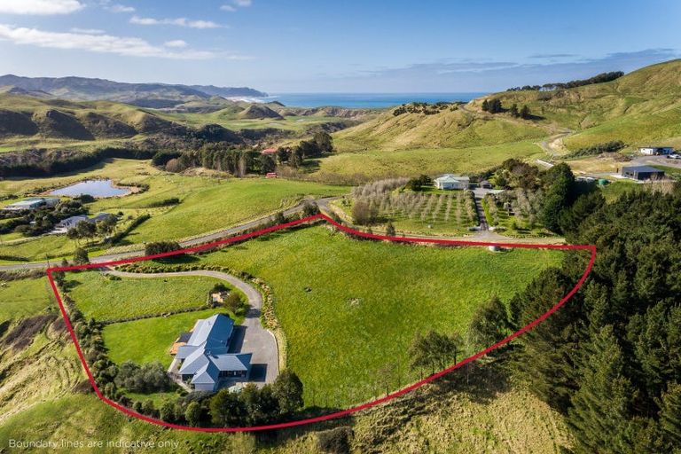 Photo of property in 30 Waipuka Road, Waimarama, Havelock North, 4294