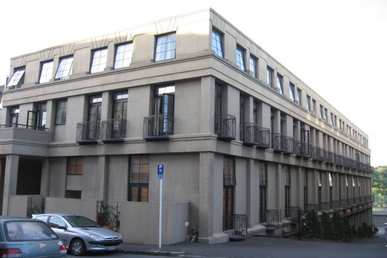 Photo of property in Dakota Buildings, 3c/5 Cheshire Street, Parnell, Auckland, 1052
