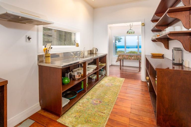 Photo of property in 21 Ocean View Road, Port Waikato, 2695