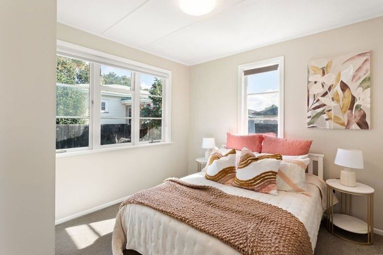 Photo of property in 59 Avondale Road, Avondale, Auckland, 1026