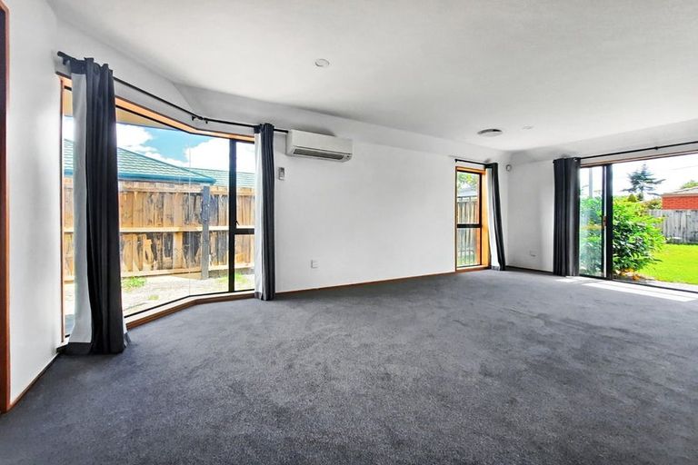 Photo of property in 7 Fovant Street, Russley, Christchurch, 8042