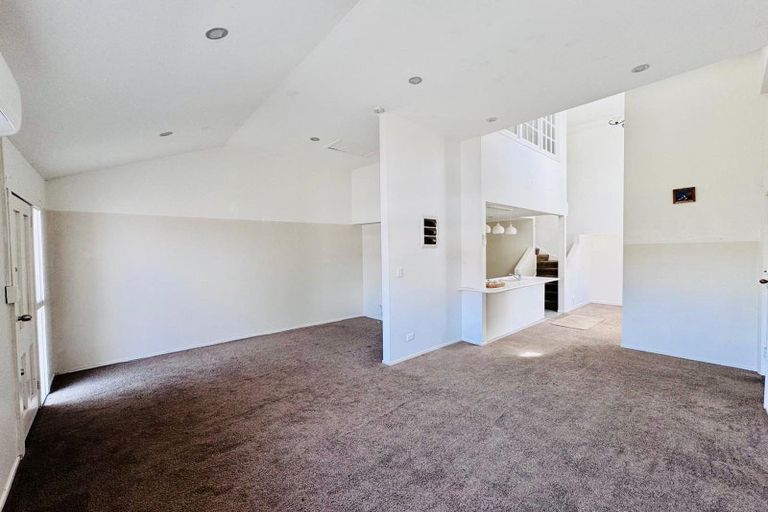 Photo of property in 25 Montilla Place, Manurewa, Auckland, 2102