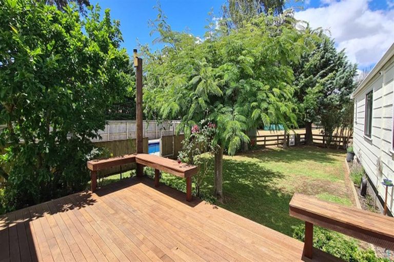 Photo of property in 17 Charlotte Street, Takapau, 4203