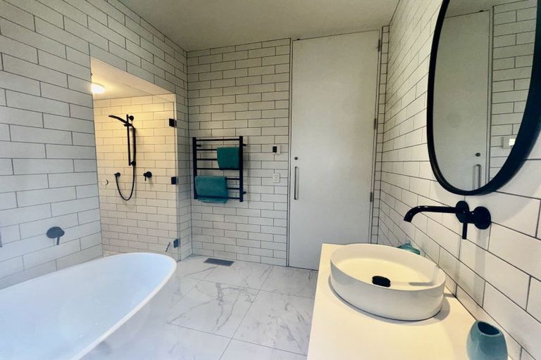 Photo of property in 16 Burnham Street, Seatoun, Wellington, 6022