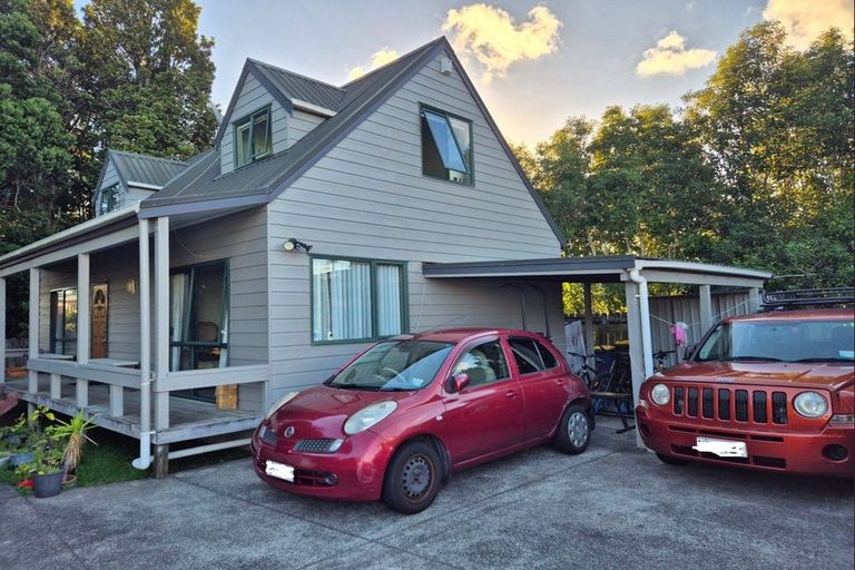 Photo of property in 56a Taikata Road, Te Atatu Peninsula, Auckland, 0610