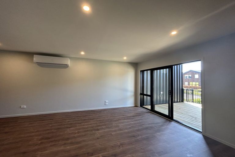 Photo of property in 126 Te Oneroa Way, Long Bay, Auckland, 0630