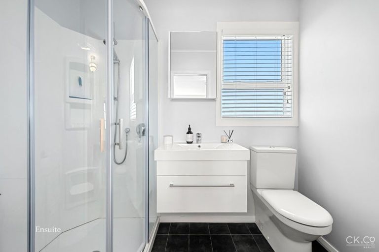 Photo of property in 71 Holdsworth Avenue, Trentham, Upper Hutt, 5018