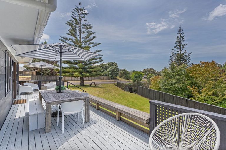Photo of property in 48 Pauanui Beach Road, Pauanui, Hikuai, 3579