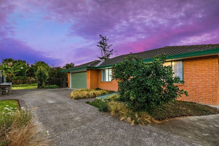 Photo of property in 9 Swanson Oaks, Swanson, Auckland, 0612