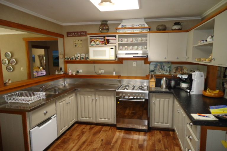 Photo of property in 122 Tirau Street, Putaruru, 3411