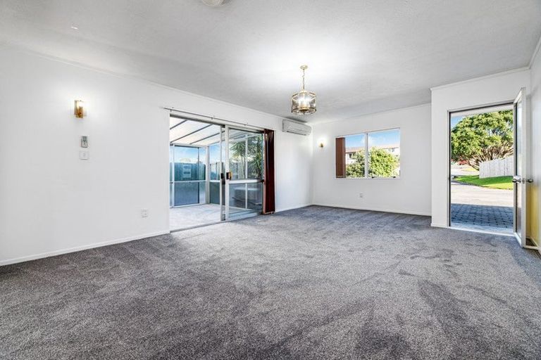 Photo of property in 41 Kohekohe Street, New Lynn, Auckland, 0600