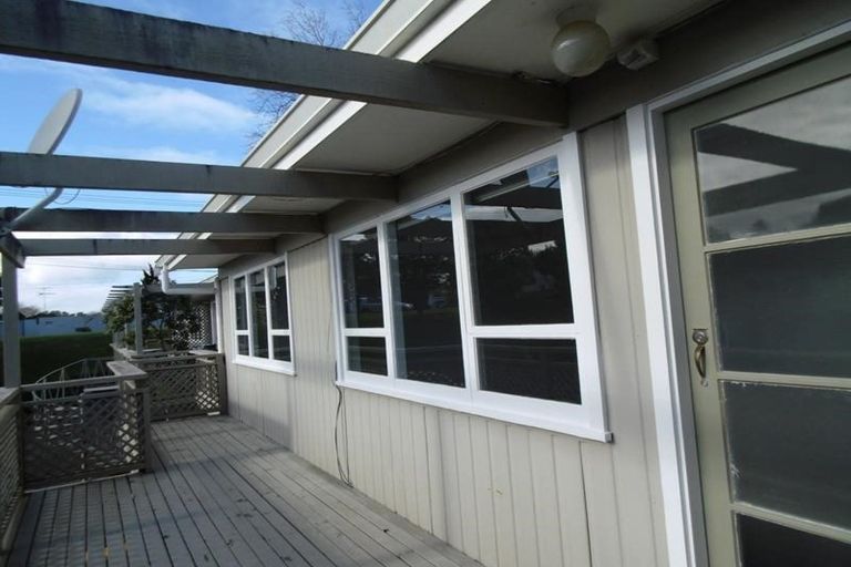 Photo of property in 170c Queen Street, Northcote Point, Auckland, 0627