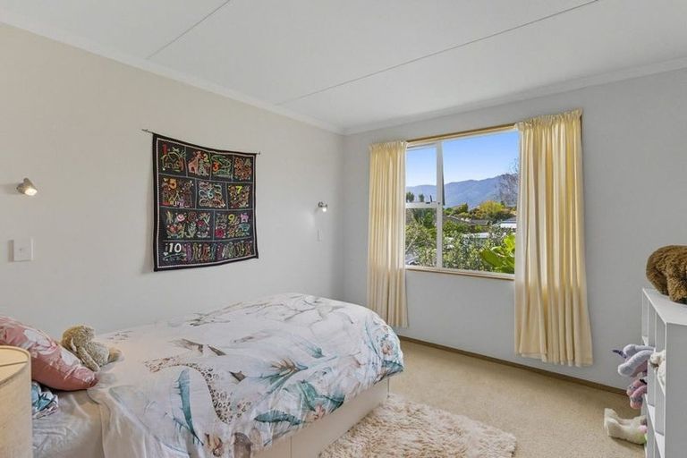 Photo of property in 335 Te Moana Road, Waikanae, 5036