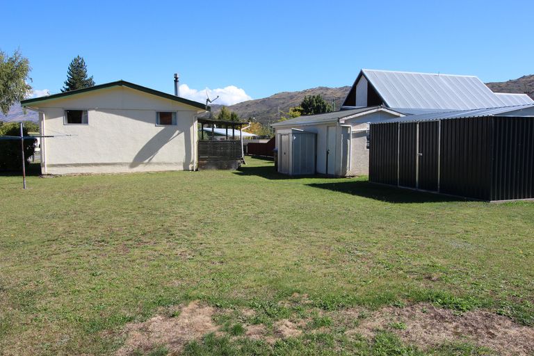 Photo of property in 84 Shields Street, Clyde, 9330