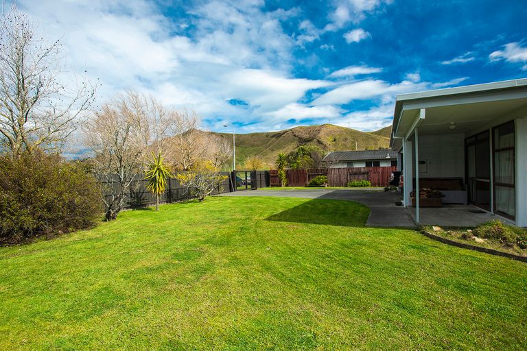 Photo of property in 16 Worsley Street, Tamarau, Gisborne, 4010