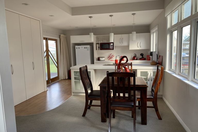 Photo of property in 6 Wood Street, Takaro, Palmerston North, 4410