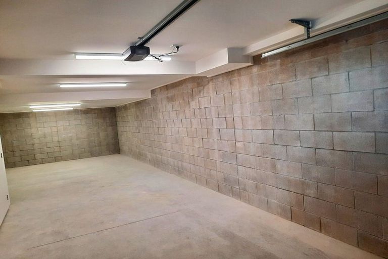 Photo of property in 15 Ara Mara Hua, Henderson, Auckland, 0612