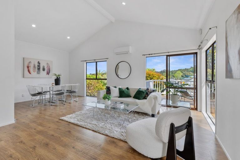 Photo of property in 1/22 Simon Ellice Drive, Bayview, Auckland, 0629