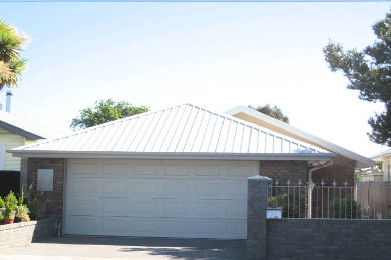 Photo of property in 11 Dominion Avenue, Spreydon, Christchurch, 8024